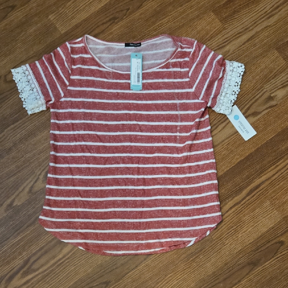 Pink Clover Pink and White Ruffled Short Sleeve Tee